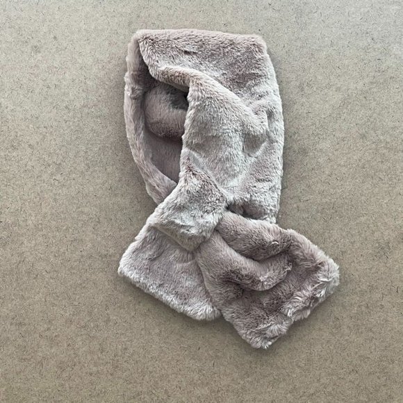 WOMENS BEIGE SOLID FUR FEEL SOFT SCARF - NWT - SZ - OS - Picture 2 of 6